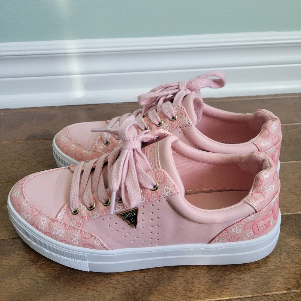 🌺2 For 20$🌺Guess Pink Sneakers